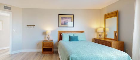 3 habitaciones, tabla de planchar con plancha, internet y ropa de cama