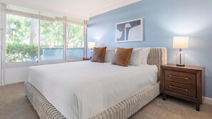 1 bedroom, desk, iron/ironing board, WiFi - Landing | Modern 1BD, Clubhouse, Gym (Kissimmee)