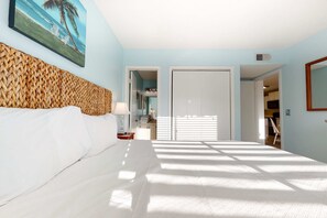 2 bedrooms, internet, bed sheets - Condo w/Balcony, Free WiFi & Shared Resort Pools - Close to the Beach & Golf (Fort Morgan)