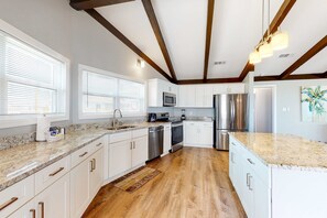 Fridge, microwave, oven, stovetop - Beachfront Home w/Spacious Deck, Gas Grill, Free WiFi, Incredible Views, A/C (Fort Morgan)