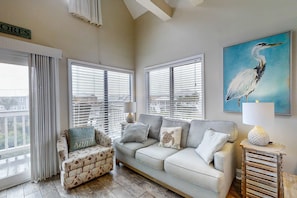 TV, DVD player - Bright corner condo steps from the beach with pools, hot tubs & tennis (Fort Morgan)