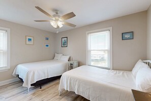 4 bedrooms, iron/ironing board, WiFi, bed sheets - Beachfront Dog-Friendly Home w/Deck, Private Outdoor Pool, A/C, Grill, Free WiFi (Fort Morgan)
