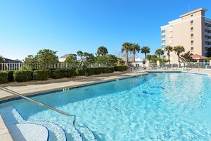 Pool - Ocean-view condo with heated pool, hot tub & rooftop terrace - walk to beach (Fort Morgan)