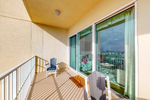 Property grounds - Ocean-view condo with heated pool, hot tub & rooftop terrace - walk to beach (Fort Morgan)