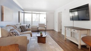 Smart TV - Landing | Spectacular 1BD, Clubhouse, Gym (Kissimmee)