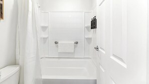Bathroom - Landing | Beautiful 1BD, Gym, Clubhouse (Kissimmee)