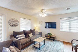 TV - Duplex home with two-level deck, beach access, hot tub, & balcony (Fort Morgan)