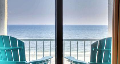 Top floor corner condo with hot tub, pools, gym - great for a couples getaway