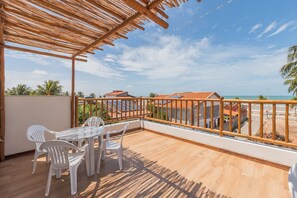 Outdoor dining - Casa Ladomar em Mundau por Carpediem (Trairi)