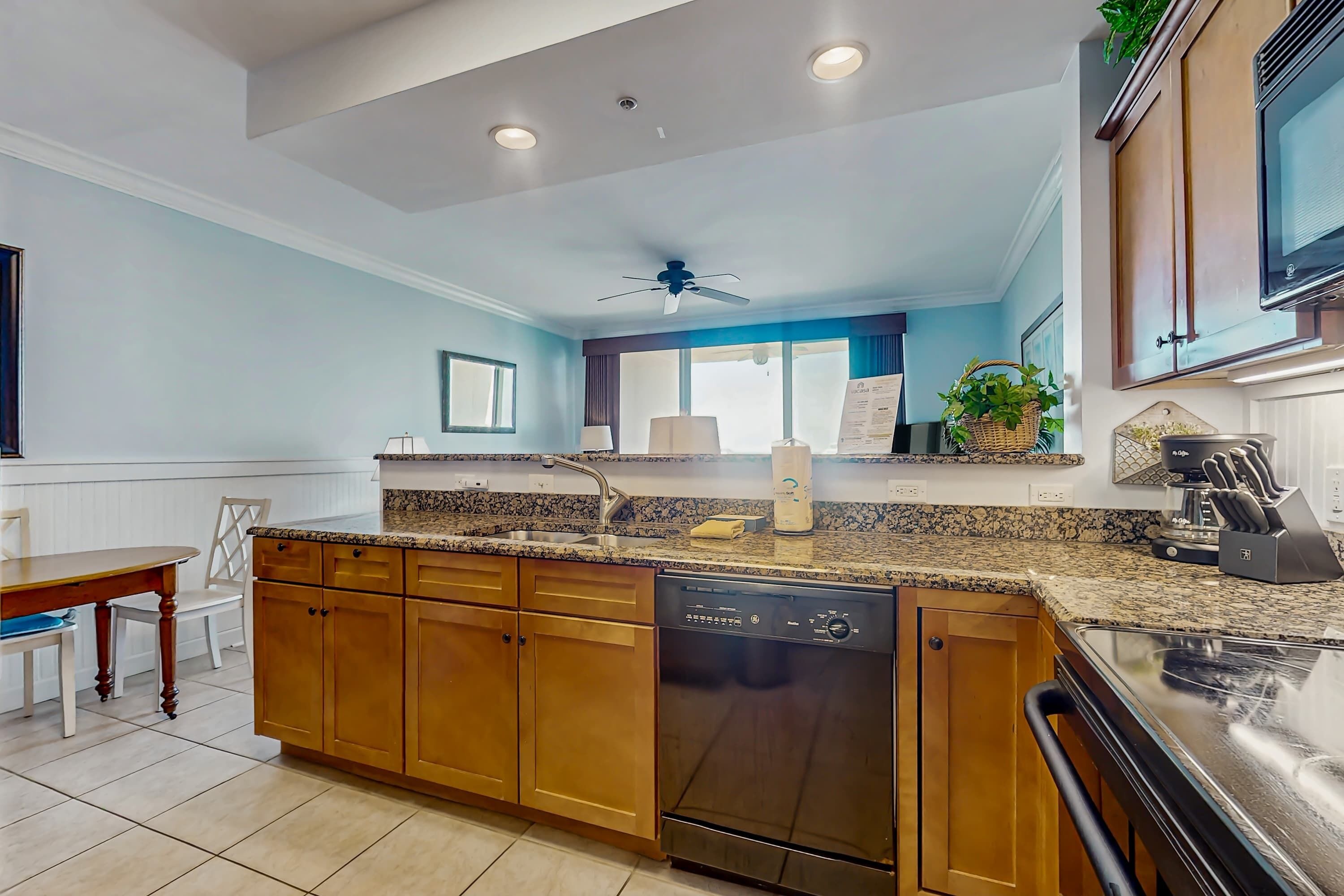 冰箱、微波炉、烤箱、炉灶