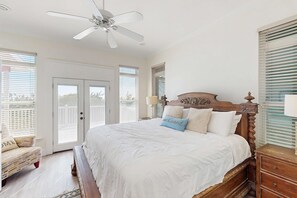 3 bedrooms, iron/ironing board, Internet, bed sheets - Two-story home with WiFi, partial ocean views, covered deck, dock, and W&D (Fort Morgan)