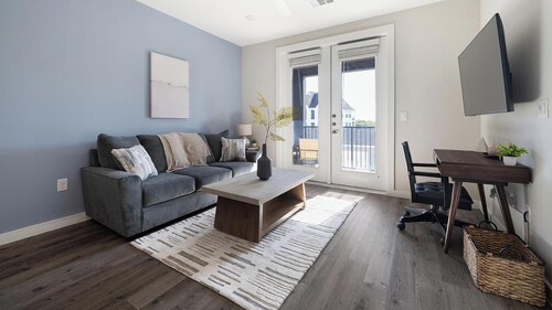 Landing | Modern 1BD, Clubhouse, Gym