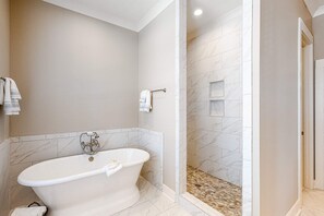 Shower, hair dryer, towels - Gorgeous Oceanside Home with WiFi, Private Pool, Central AC, W&D - Steps From Beach (Gulf Shores)
