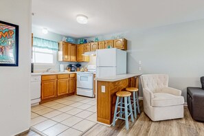 Interior - Gulf-front getaway just steps from the sand with free WiFi, AC, deck, & pool (Gulf Shores)