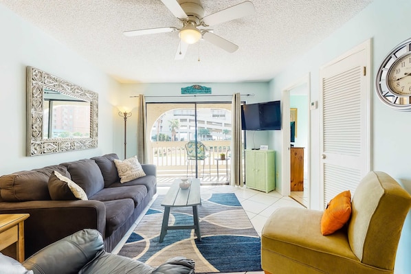 TV, offices - Home w/partial ocean views, internet, washer/dryer, central AC (Gulf Shores)