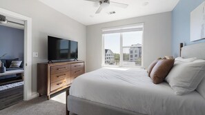 1 habitación, escritorio, tabla de planchar con plancha y wifi