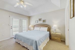 4 bedrooms, iron/ironing board, WiFi - Large, Gulf front rental on the beach near Gulf Shores restaurants & activities (Gulf Shores)