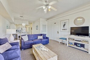 TV, DVD player - Large, Gulf front rental on the beach near Gulf Shores restaurants & activities (Gulf Shores)