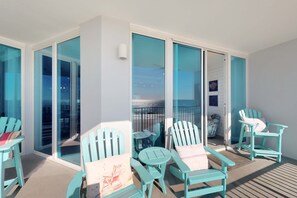 Terrace/patio - Gulf-front condo with hot tub, sauna, indoor pool & beach access - near dining (Gulf Shores)