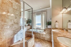 Shower, hair dryer, towels, shampoo - Luxurious Gulf-front home w direct beach access, close to shops & dining (Gulf Shores)