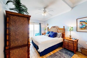 3 bedrooms, iron/ironing board, WiFi, bed sheets - Beachfront condo w spacious layout, swim-through outdoor indoor pool & hot tub (Gulf Shores)