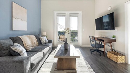 Landing | Beautiful 1BD, Gym, Clubhouse