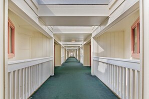 Interior - Inviting waterfront condo with shared pools & beach access (Fort Morgan)