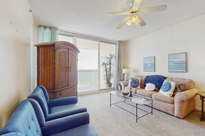 テレビ、DVD プレーヤー