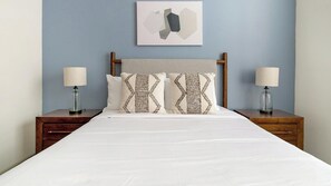 Desk, iron/ironing board, WiFi, bed sheets - Landing | Stunning 1BD, Clubhouse, Courtyard (Houston)