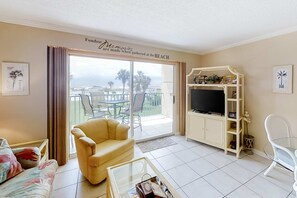 TV - Gulf View Condo w Balcony, WiFi, AC & Shared Pools, Hot Tubs, Tennis, Gym (Fort Morgan)