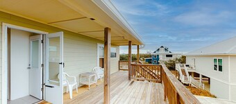 Beachfront home with furnished deck, great location, & WiFi