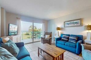 TV, DVD player - Gulf-view condo in beachfront building with pools, hot tub & tennis (Fort Morgan)