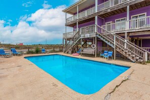 Pool - Spacious Duplex with walkable beach access, AC, Free WiFi, Shared Pool, W&D (Fort Morgan)