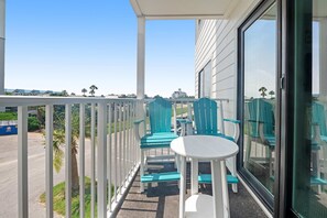 Property grounds - Gulf view condo with balcony & shared pools, gym - beach nearby (Fort Morgan)
