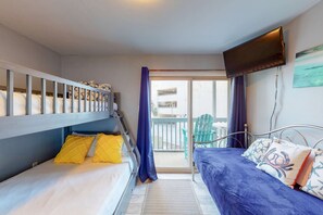2 bedrooms, iron/ironing board, WiFi, bed sheets - Stunning water-view condo with pool - steps away from the beach (Gulf Shores)