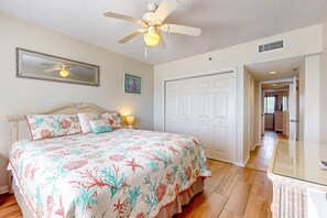 2 bedrooms, iron/ironing board, Internet, bed sheets - Tropical Winds beachfront beauty with pool, balcony, grills - close to beach (Gulf Shores)