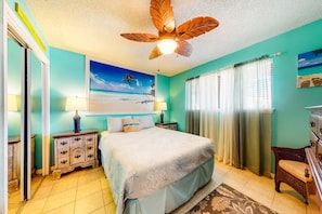 2 bedrooms, iron/ironing board, WiFi, bed sheets - Home with partial ocean view, central AC, washer/dryer & pool (Gulf Shores)