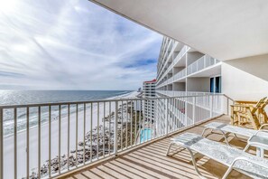 Property grounds - Beachfront condo w/ amazing Gulf views, shared pools, hot tub, and fitness room (Gulf Shores)
