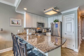 Fridge, microwave, oven, stovetop - Beachfront condo with amazing views, balcony, pools, hot tubs & fitness center (Gulf Shores)