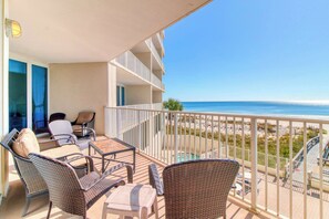 Property grounds - Beachfront condo w/ balcony, easy beach access & pools/hot tubs/sauna (Gulf Shores)