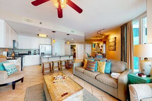 TV, DVD player - Beachfront condo w/ access to pools, hot tubs, sauna & fitness center (Gulf Shores)