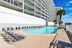Pool - Gulf-front condo w/ shared pools, hot tubs, sauna & beach access (Gulf Shores)