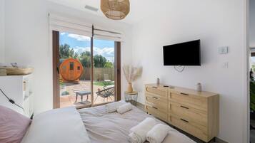 2 chambres, fer et planche à repasser, Wi-Fi, draps fournis