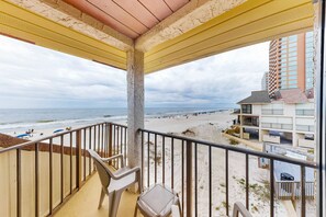 Property grounds - Beachfront home on the dunes w/ amazing Gulf views & shared pool (Gulf Shores)