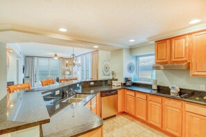 Fridge, microwave, oven, stovetop - Gulf-front condo w private balcony & shared pool, hot tub, gym & sauna (Gulf Shores)