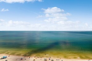 On the beach - Penthouse-level, waterfront condo with epic Gulf-view balcony, pools, & gym (Gulf Shores)