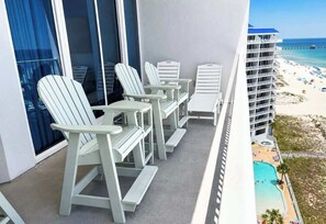 Property grounds - Well decorated Gulf-front condo with pool & hot tub access (Gulf Shores)