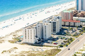 On the beach - Island Winds East 306 - Gulf-Front Condo w/Shared Pool, Beach Access, Private Waterfront Balcony, & A/C (Gulf Shores)