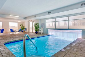 Pool - 14th-floor family-friendly Gulf-front condo with balcony, hot tub, pool, & AC (Gulf Shores)