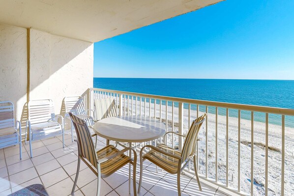 Outdoor dining - Gulf-Front 6th-Floor Condo with Shared Outdoor Pool, CentralAC, Private Balcony (Gulf Shores)